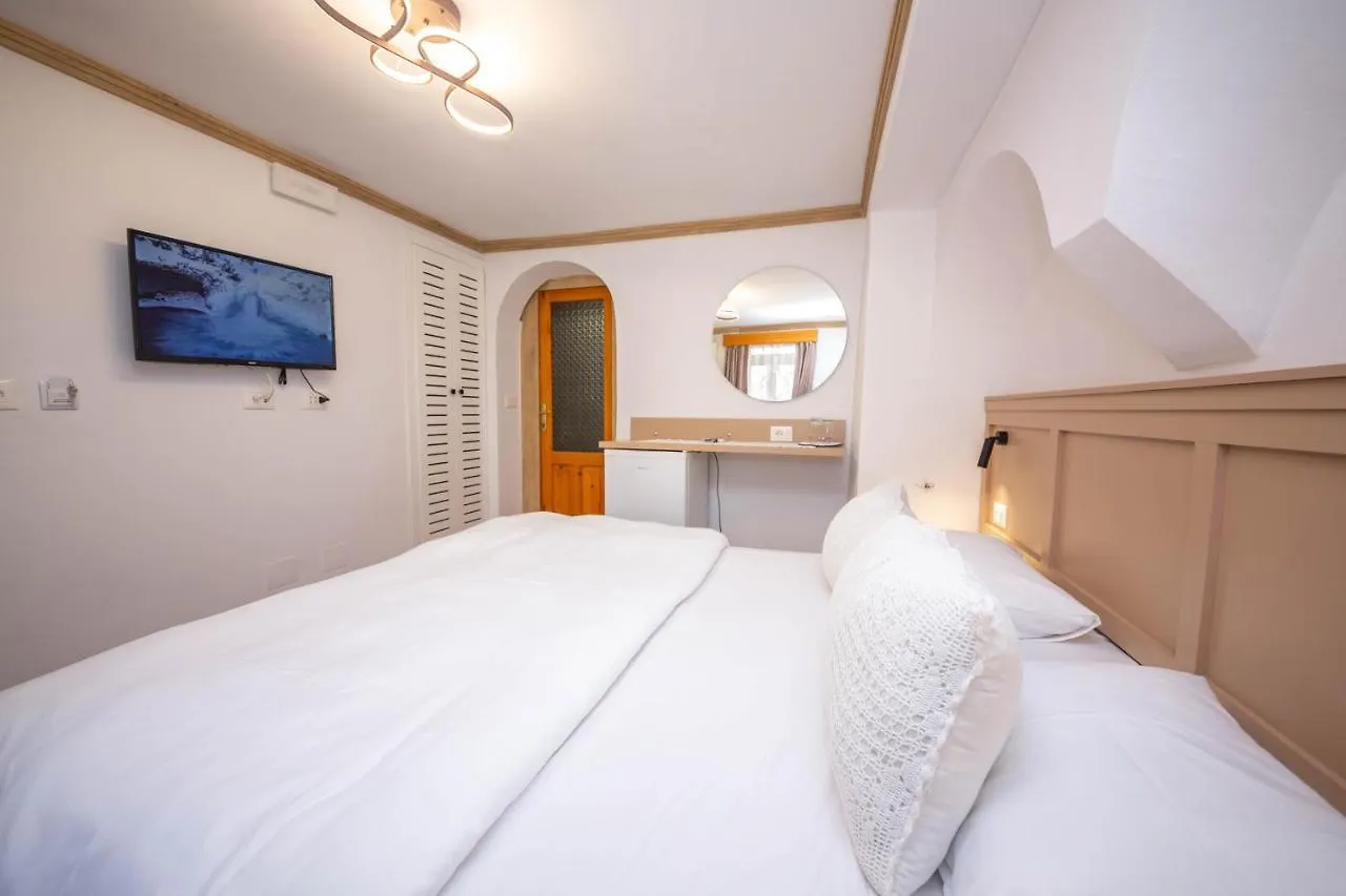 *** Couette-café Bed And Breakfast Kotoni Gjirokastër Albanie