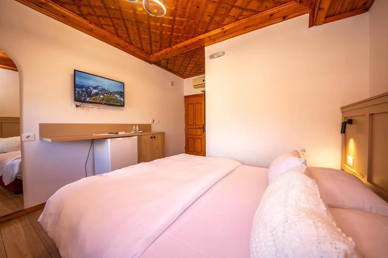 Bed And Breakfast Kotoni Gjirokastër Couette-café