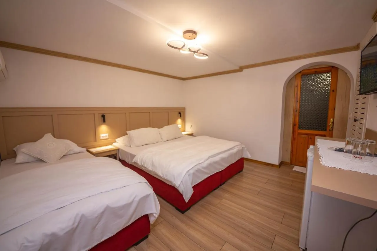 Bed And Breakfast Kotoni Gjirokastër Couette-café