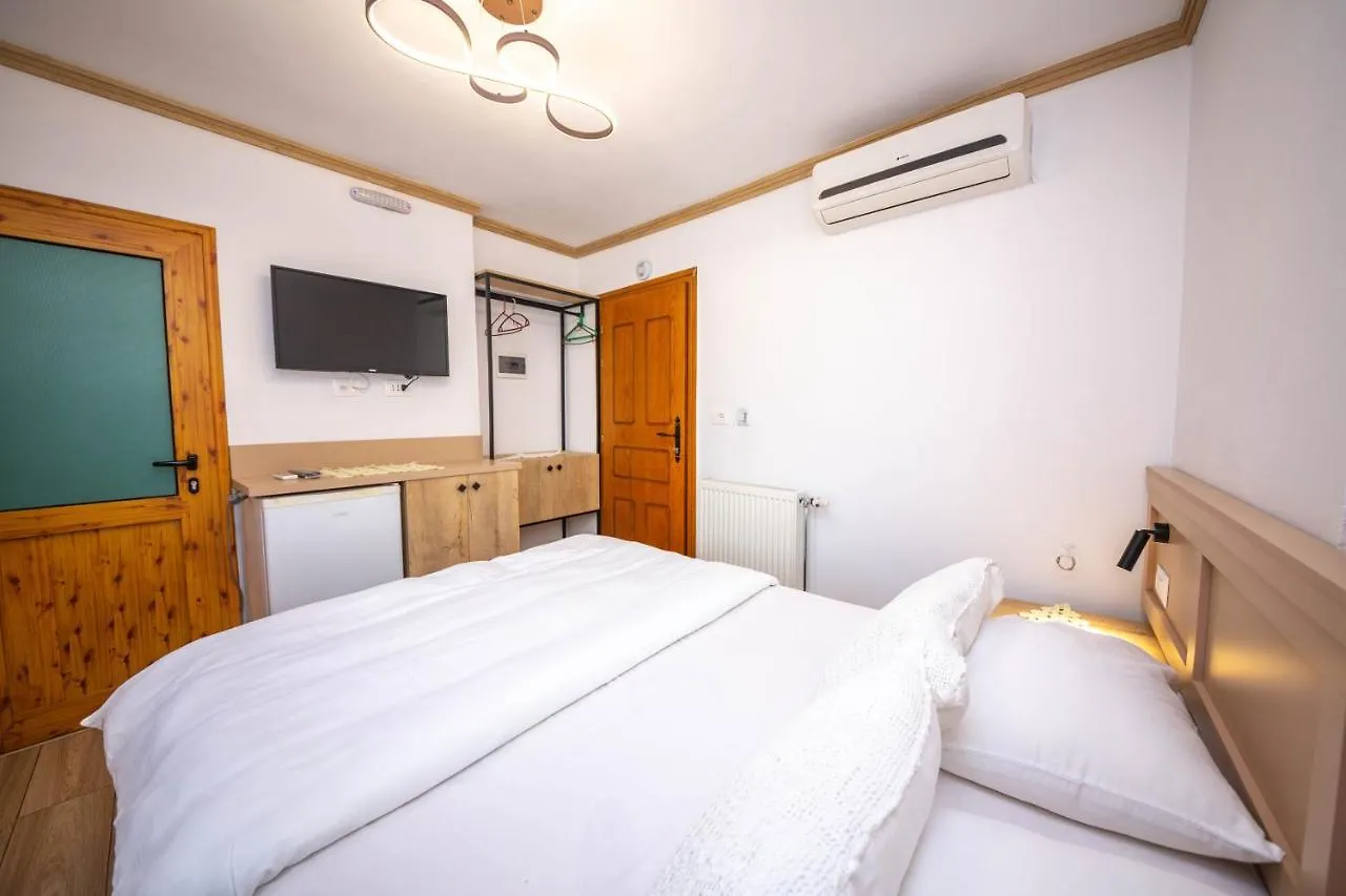 *** Couette-café Bed And Breakfast Kotoni Gjirokastër Albanie